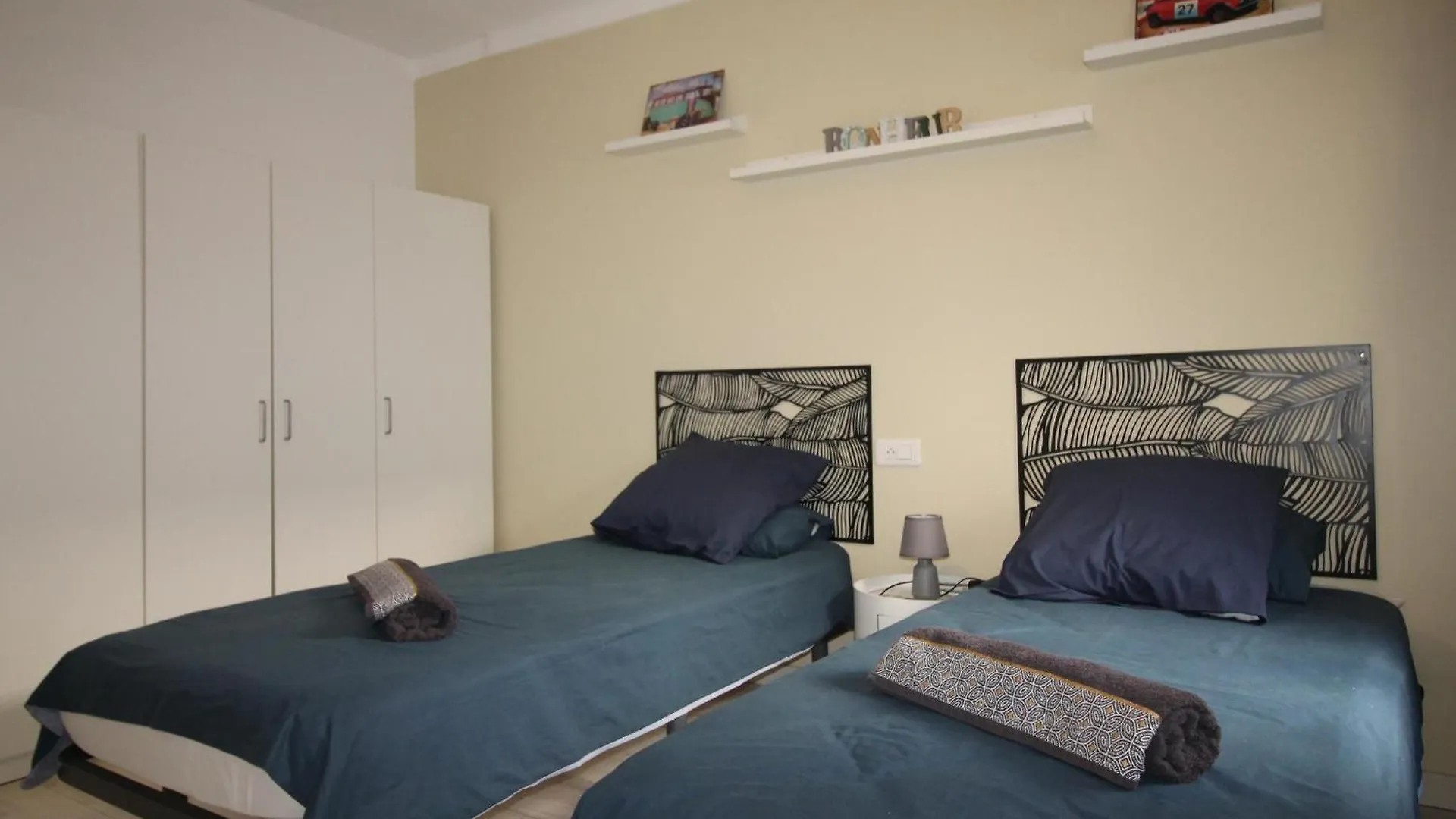 Ametllers - Apartamento Renovado Y Totalmente Equipado, Situado En Un Tercero Sin Ascensor En La Zona De La Vila - Es-228-193 Llançà
